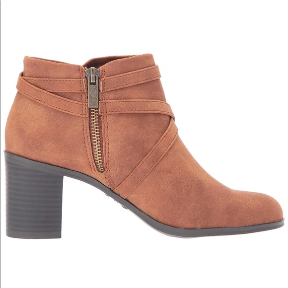 Cognac Fringe Crisscross Straps Ankle Boots - Picture 4 of 8